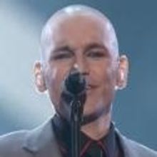 STAGE TUBE: Tony Vincent Sings 'Everybody Wants to Rule the World' on THE VOICE