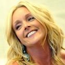 InDepth InterView: Jane Krakowski On 30 ROCK Final Season, Town Hall Concert & A Care