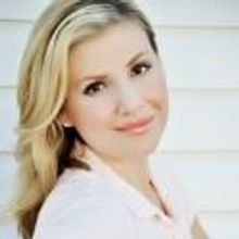 Elza Zagreda Set for Return of DATING DEPRESSION AND DIRTBAGS: A LOVE STORY June 20-3