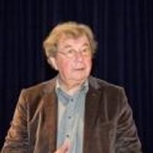 BWW Reviews: 'Hellmuth Karasek im Schlosspark Theater'