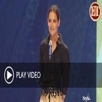 Fashion TV: Sneak Peak at Katie Holmes Presenting Carolina Herrera with the Designer…