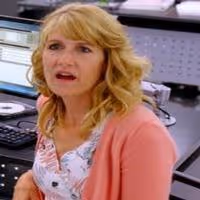 VIDEO: Sneak Peek - Trailer for Season 2 of HBO's ENLIGHTENED Video