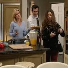 VIDEO: Sneak Peek - 'Diamond in the Rough' Episode of ABC's MODERN FAMILY