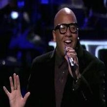 VIDEO: Whitney Houston Back Up Singer Vincent Powell Wows on AMERICAN IDOL