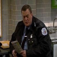 VIDEO: Sneak Peek - Tonight's MIKE & MOLLY on CBS