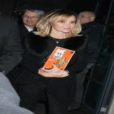 STAGE TUBE: Amanda Holden To Return To Stage In 2014?