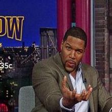 VIDEO: Dave & Michael Strahan Have Late Night 'Grab Fest' on LETTERMAN