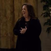 VIDEO: Sneak Peek - Tonight's Episode of CBS's MIKE & MOLLY
