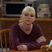 VIDEO: Sneak Peek - Tonight's Episode of CBS's MOM