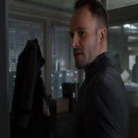 VIDEO: Sneak Peek - Tonight's Episode of CBS's ELEMENTARY Video