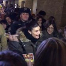 VIDEO: Idina Menzel Signs Autographs for Fans Following First IF/THEN Preview