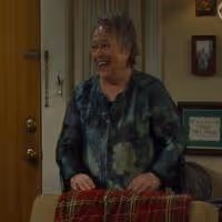 VIDEO: Sneak Peek - Kathy Bates Guests on Next MIKE & MOLLY Video