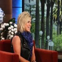 VIDEO: 'Long Island Medium Theresa Caputo Reads ELLEN's Audience