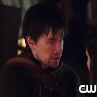 VIDEO: Sneak Peek - 'Long Live the King' Episode of The CW's REIGN