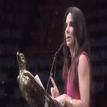 VIDEO: Sandra Bullock Advises Graduates 'Don't Pick Your Nose'