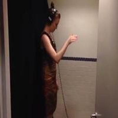 STAGE TUBE: Carmel Dean Conducts IF/THEN's Idina Menzel from Radio City Bathroom!