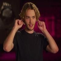 VIDEO: REIGN's Toby Regbo Talks New Season in 'Seize the Throne' Clip