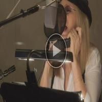 STAGE TUBE: Sneak Peek- Barbra Streisand Duets with Michael Buble on New Album! Video