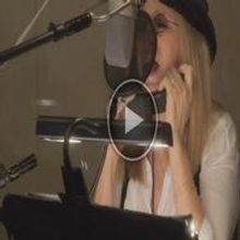 STAGE TUBE: Sneak Peek- Barbra Streisand Duets with Michael Buble on New Album!