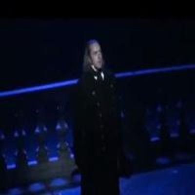 STAGE TUBE: Meet LES MIZ's New Bad Guy- Earl Carpenter