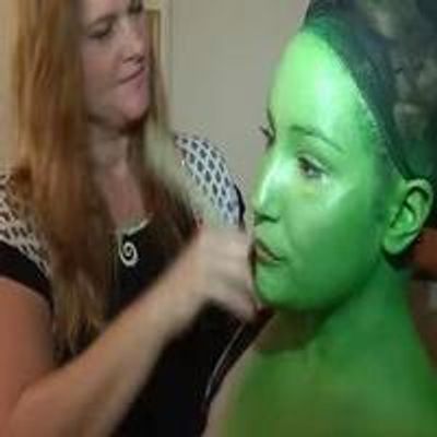 STAGE TUBE: Emma Hunton Gets Green for WICKED Tour!