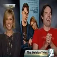 STAGE TUBE: Reporter Fails Interview with Kristen Wiig and Bill Hader of SKELETON… Video