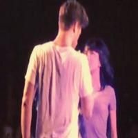 STAGE TUBE: MODERN FAMILY's Sarah Hyland Sings 'Don't Speak' with SCREAM! Co-Star