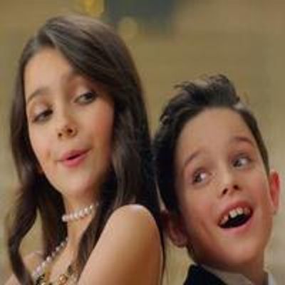 STAGE TUBE: Idina Menzel Debuts 'Baby It's Cold Outside' Music Video Featuring Michael Buble