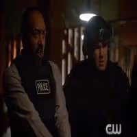 VIDEO: Watch First Clip from Tonight's THE FLASH VS ARROW Crossover Episode