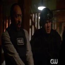 VIDEO: Watch First Clip from Tonight's THE FLASH VS ARROW Crossover Episode