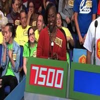 VIDEO: PRICE IS RIGHT Contestant Has No Idea What an iPhone Costs! Video