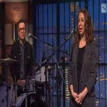 VIDEO: Fred Armisen & Maya Rudolph Share Tips to Stay Warm This Winter on LATE NIGHT