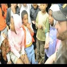 STAGE TUBE: Bryce Pinkham Discusses Bringing Theatre to Children in Madagascar with…