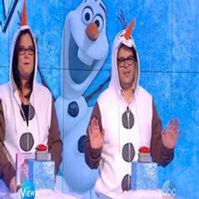 STAGE TUBE: Rosie O'Donnell Challenges Josh Gad to FROZEN Trivia on THE VIEW!