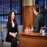 VIDEO: Lauren Graham Talks End of 'Parenthood' & More on LATE NIGHT