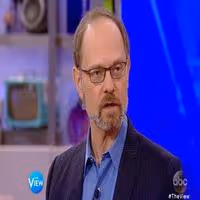 VIDEO: David Hyde Pierce Talks Broadway Directorial Debut in 'SHOULDA BEEN YOU' Video