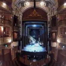 STAGE TUBE: Timelapse! THE SOUND OF MUSIC Tour Set Goes Up at Wimbledon