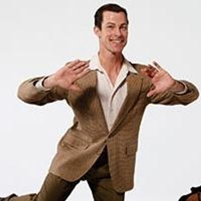 BWW Reviews: What a Glorious Feeling - Getting a Glimpse Into the Silver Screen's SINGIN' IN THE RAIN