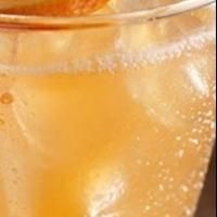 Dave & Buster's Introduces Maker's Mark Grill and New Summer Cocktails
