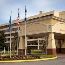 Guests at New Doubletree by Hilton Williamsburg Receive Insider Tips from Licensed…