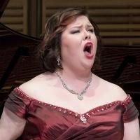 BWW Reviews: That Voice, Voluminous and Voluptuous, Marks Mezzo Jamie Barton Debut at Photo