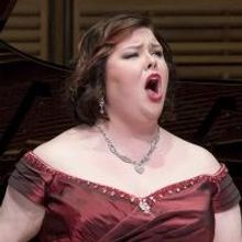 BWW Reviews: That Voice, Voluminous and Voluptuous, Marks Mezzo Jamie Barton Debut at