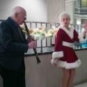 Photo Coverage: Jamie deRoy & Residents Perform at Alwyn Court