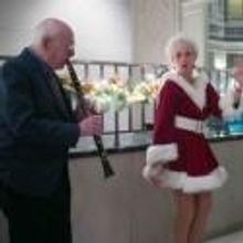Photo Coverage: Jamie deRoy & Residents Perform at Alwyn Court