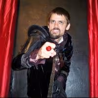 BWW Reviews: Zombie Joe's RICHARD III - Young and Dark