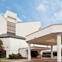 DoubleTree by Hilton Opens in Richmond Suburb After $6.5 Million Renovation