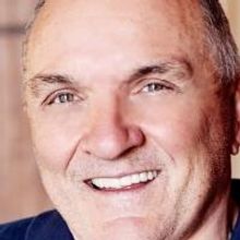 Rudy Ruettiger Brings 'VOICES OF RUDY' to Smith Center Tonight