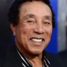 BWW Reviews: Motown and So Much More! Smokey Robinson Got UP CLOSE AND PERSONAL at Th