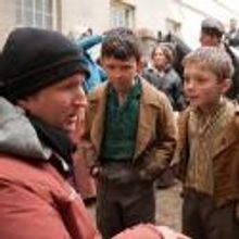 BEYOND THE BARRICADE: Director Tom Hooper Talks Choosing His LES MIS Cast, Deciding…