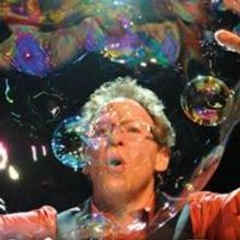 BWW Reviews: THE AMAZING BUBBLE MAN Creates a Magical World for Kids of All Ages